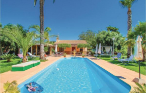 Beautiful home in La Marina, Elche w/ WiFi, Outdoor swimming pool and 6 Bedrooms, La Marina